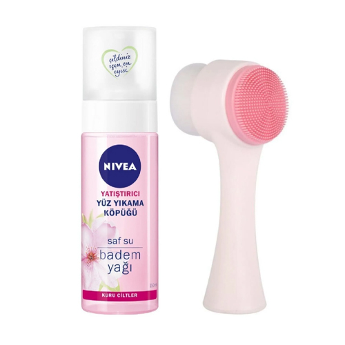 NIVEA Yatıştırıcı Yüz Yıkama Köpüğü Badem 150ml Ve Yüz Temizleme Fırçası